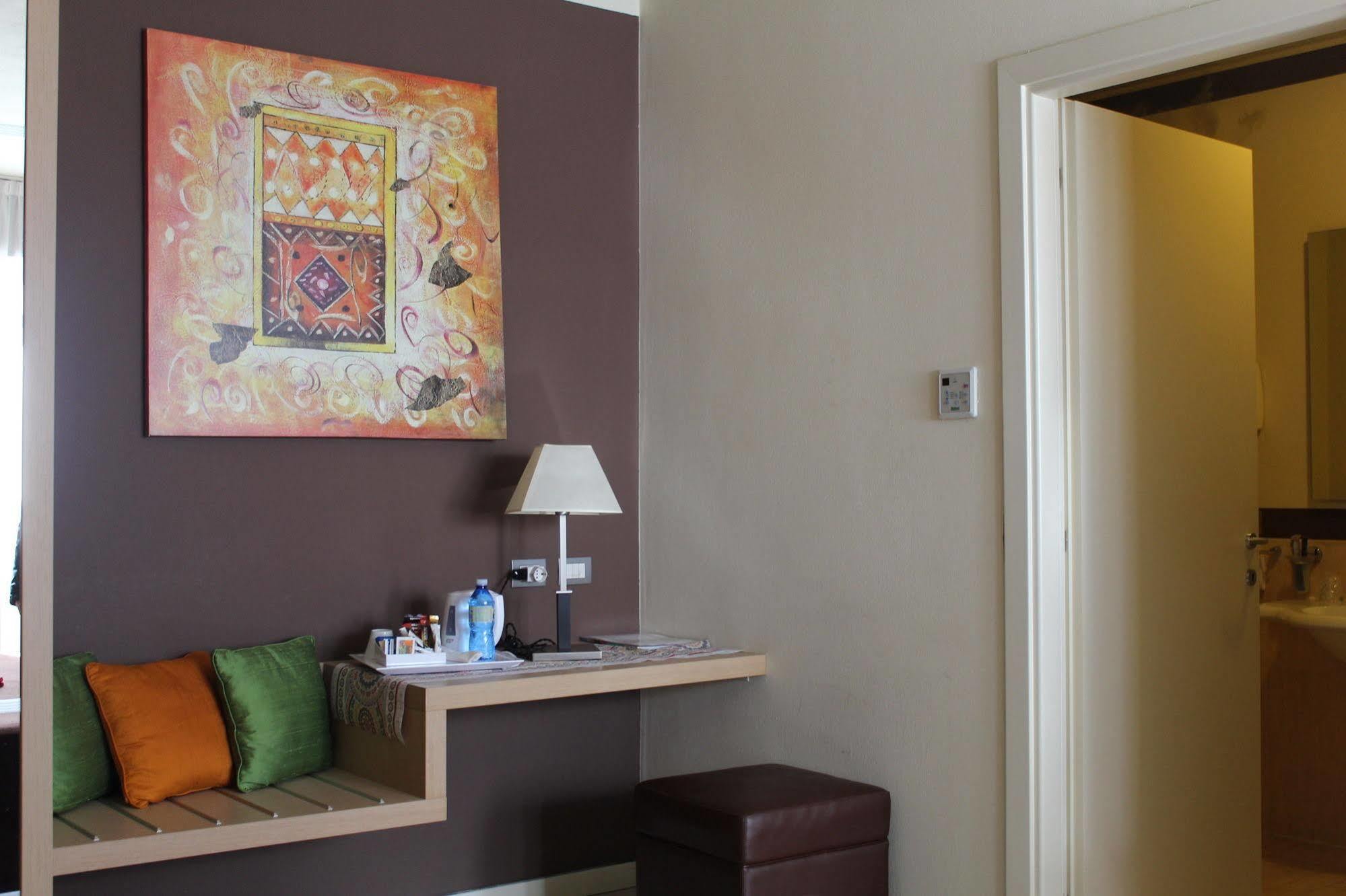 Blue Relais Garda Hotel Carpenedolo Luaran gambar